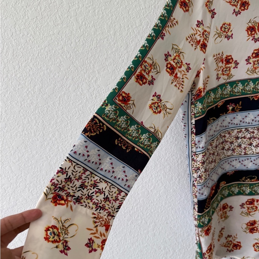 Vici Printed Satin Button Down Tunic Small - image 3